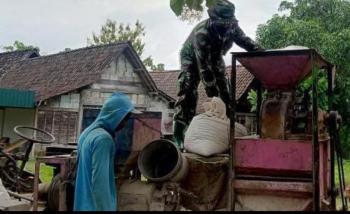  Satgas TMMD 110 Bojonegoro Komsos Dengan Pekerja Jasa Di Jatimulyo  